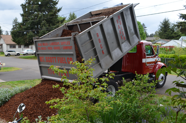 dump-truck-mulch