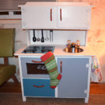 DIY: Upcycled Play Kitchen